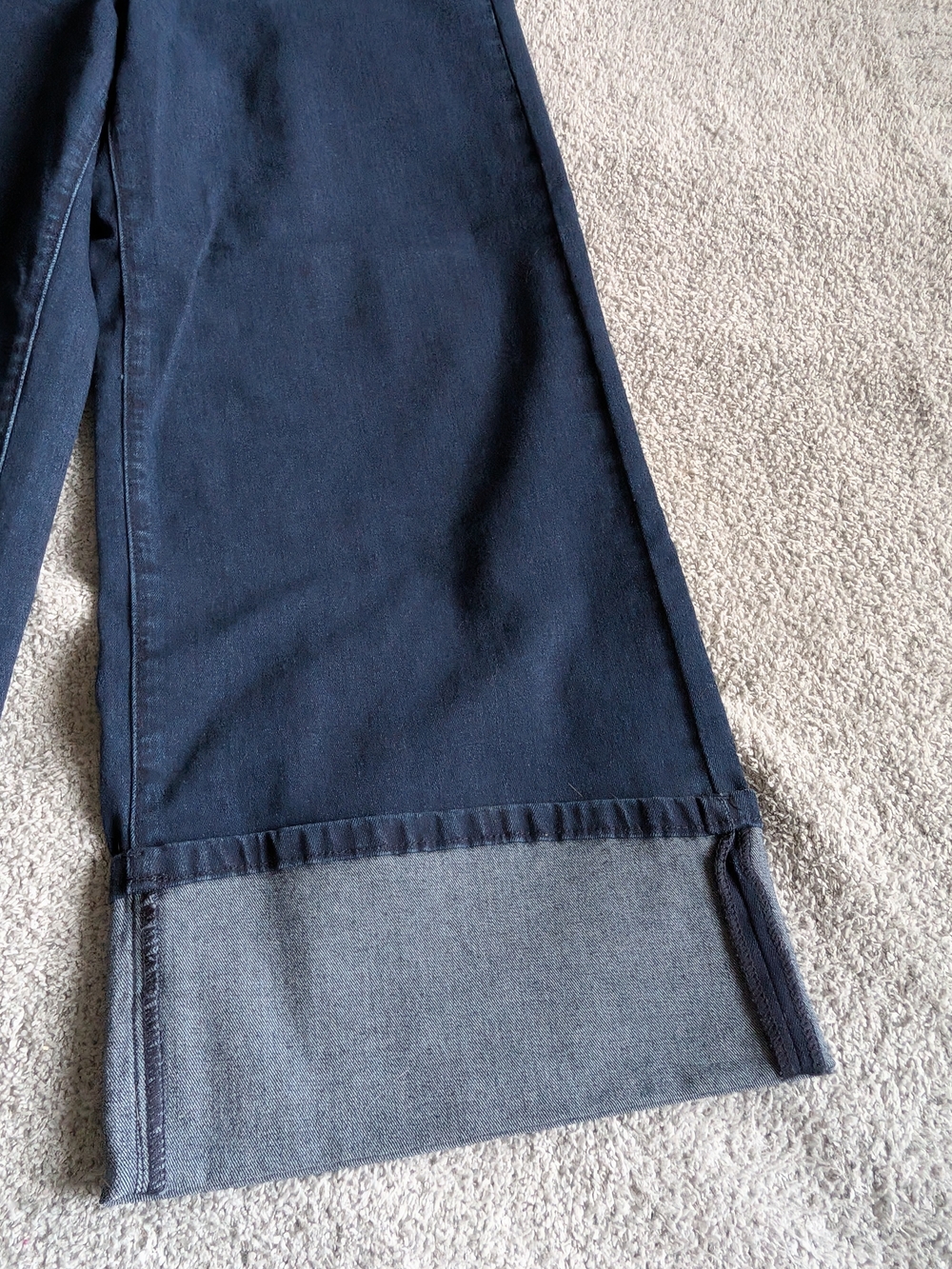 🌼B2G1🌼 New York & Company Dark Wash Wide Leg Cuffed Jeans Size 10 NWT - Picture 2 of 7